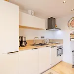 アパート Les Coteaux De La Nartelle-30 By Interhome *