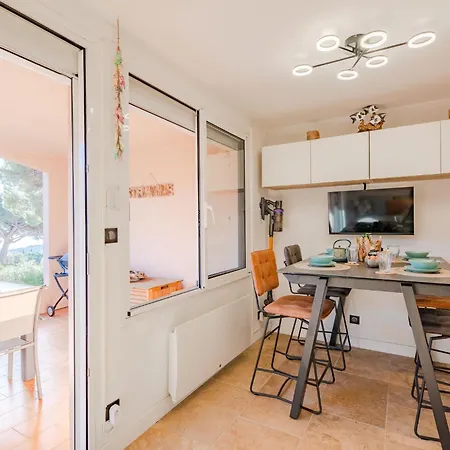 Daire Les Coteaux De La Nartelle-30 By Interhome